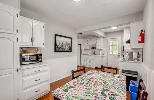 Madison House | Madison Home Walk to Main Street!