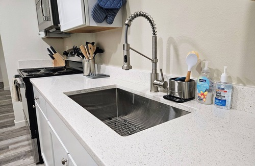 North Charleston House | Madrona's Cottage A- Clean, well stocked, and comfortable