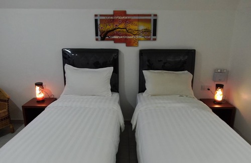 Bintan Bed & Breakfast | Madu Tiga Beach & Resort
