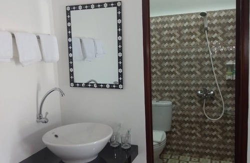 Bintan Bed & Breakfast | Madu Tiga Beach & Resort