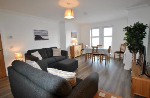 Kilrenny Apartment | Maeyar-contemporary apartment in coastal village