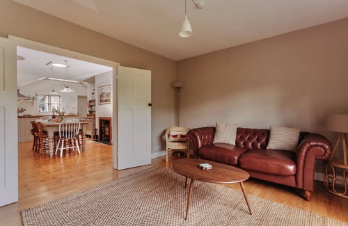 Benenden Cottage | Mafeking by inspirestays-com - a cottage that sleeps 6 guests in 3 bedrooms