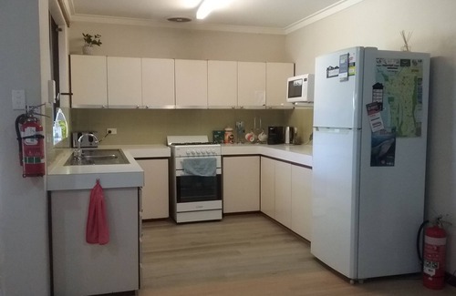 Cooloongup House | Maggie's Family Retreat (Pet Friendly)