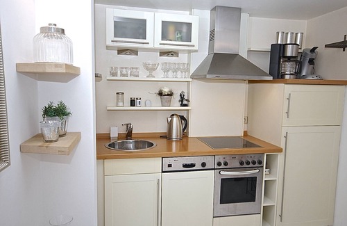 Wentorf bei Hamburg Apartment | Magical apartment in an old villa with free WiFi
