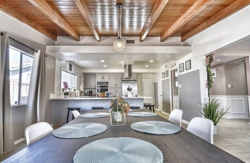 Fullerton House | ❀ Magical Days home ❀ Disneyland ◦ Beach ◦ Fast WIFI ◦ Anaheim ◦ Games ◦ Family