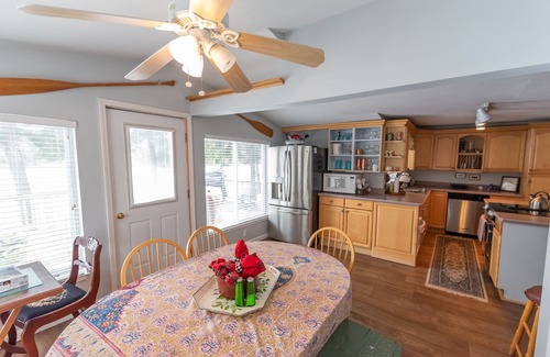 Cambridge Springs House | Magical Sunsets, Ultimate Comfort at Waterfront Retreat in Rural PA