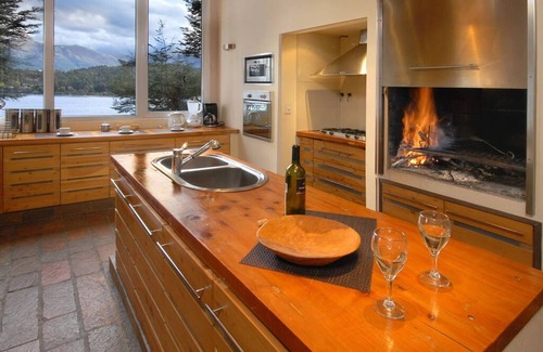 Peninsula San Pedro House | MAGNIFICENT 3-BEDR VILLA ON THE LAKE H47