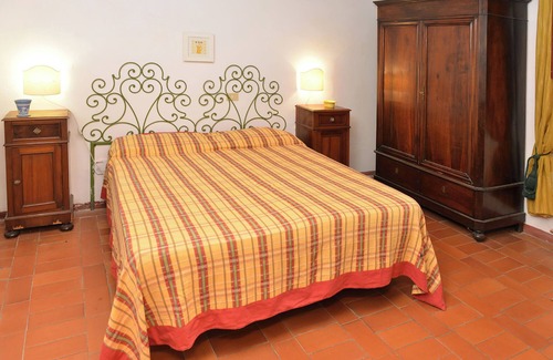 Guasticce Other | Magnificent apartment in the Tuscan countryside with swimming pool