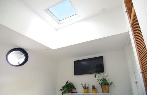 Eastern Docklands Boat Rental | Magnificent houseboat with a stunning view!