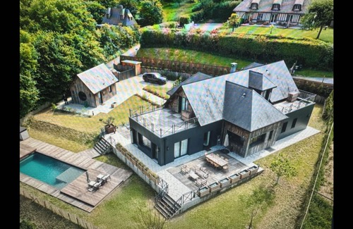 Vieux-Bourg Villa | Magnificent Villa with swimming pool for 12 people in the Pays d'Auge