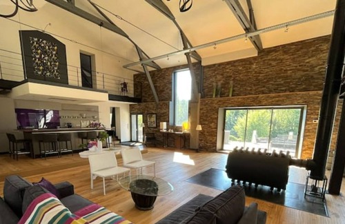 Boulazac-Isle-Manoire Apartment | Magnifique Loft Avec Piscine