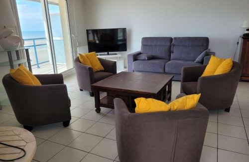 Merlimont-Plage Apartment | Magnifique Appartement Face Mer avec 2 Balcons, Terrasse et Ascenseur - FR-1-672-4