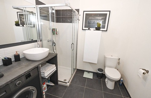 Roquebilliere Apartment | Magnifique Design T2, Confortable, Parking Gratuit