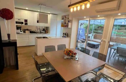 Arcueil House | Magnifique Maison C - 5min Metro & Paris - 15 min Parc Expo - Jardin Privé