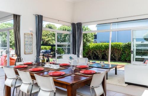 Mangawhai Heads House | Magnifique - Mangawhai Holiday Home