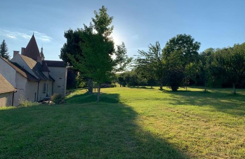 Sanssat House | Magnifique Manoir du XVème siècle