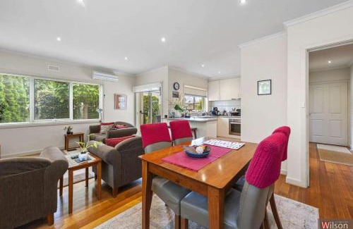 Lake Wendouree Apartment | Magnolia By Lake