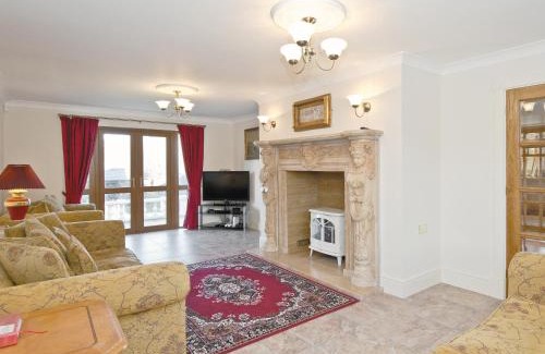 Aberaeron House | Magnolia Cottage