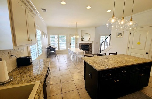Southaven House | Magnolia House - 5BD/3BA - Family & Pet Friendly!