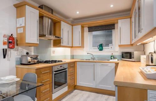 Poole House | Magnolia House - Beautiful Townhouse in Old Town Poole