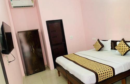 Chandigarh House | Mahadev Homestay ! Preferred Partner ! Walking Distance To Chandigarh Int'l Airport !