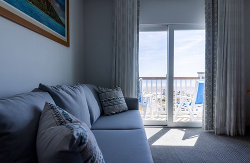 Diamond Beach Hotel | Mahalo Diamond Beach