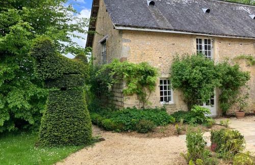 Saint-Christophe-en-Champagne Villa | Maison de vacances avec piscine chauffée, jacuzzi et jardin privé - proche circuit des 24h du Mans