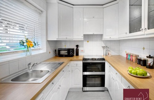 Bray on Thames House | Maidenhead - Garden, Pets Welcome, Parking
