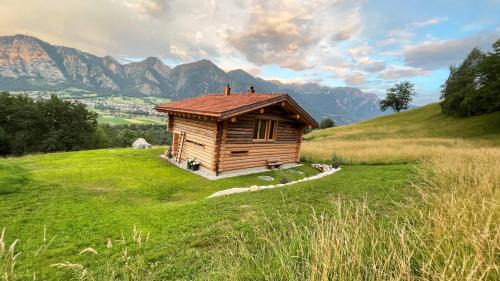 Untervaz Ski Chalet | Maiensäss, Berghütte Chlara - autark, voll ausgestattet, Ressourcen begrenzt