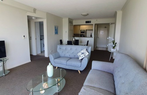 Main Beach Apartment | MAIN BEACH - 2 BR, 2 BATH APARTMENT