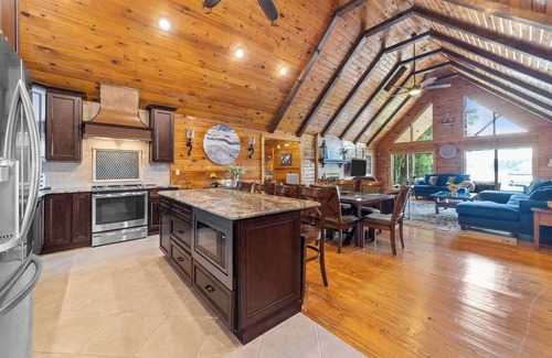 Old Bridge Point Cabin | Main Lake View, Flat Lot, Hot Tub, Kayaks, Fire Pit & More!