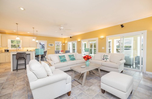 Morristown House | MAIN LAKE Views - Fire Pit - Pool Table - Bikes - Kayaks - SUPs