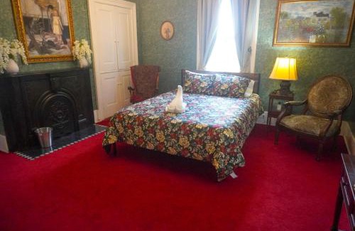Point Pleasant House | Main Oak Manor