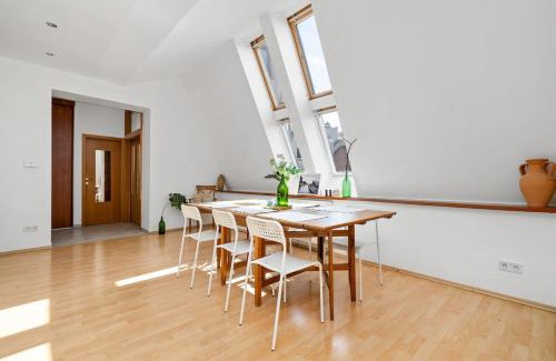 Old Town Apartment | Main Square Luxe Apt & In The Heart of Bratislava Old Town