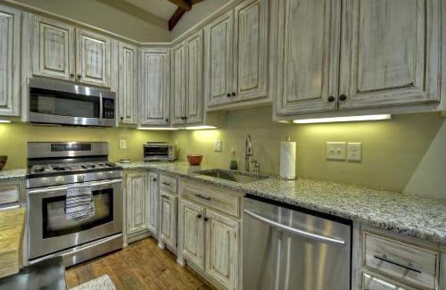 Blue Ridge House | Main Street Cottage - Downtown Blue Ridge - Experience Downtown Living, Cozy King Bed, Full Kitchen, Comfortable Living Room