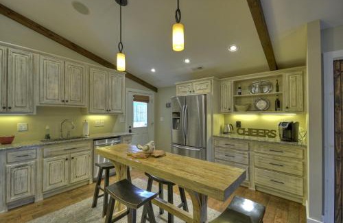 Blue Ridge House | Main Street Cottage - Downtown Blue Ridge - Experience Downtown Living, Cozy King Bed, Full Kitchen, Comfortable Living Room