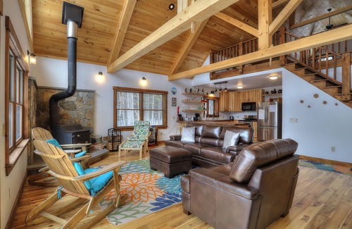 Rangeley Plantation House | Maine Land - Newly decorated and beautiful home along the Birches Beach Road!