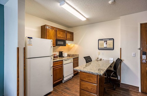 Cedar Rapids Hotel | MainStay Suites Cedar Rapids North - Marion