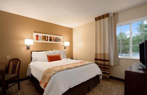 Blue Ash Hotel | MainStay Suites Cincinnati Blue Ash
