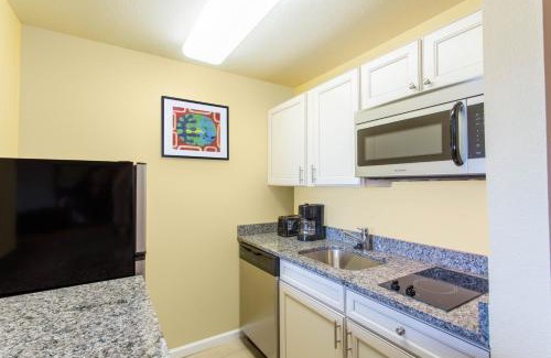Potomac Falls Hotel | MainStay Suites Sterling near Dulles Town Center
