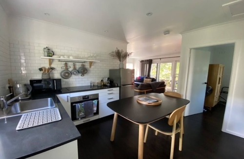 Mount Victoria Cottage | Maisie’s Cottage Cozy 2-bedroom cottage in historic Mount Victoria