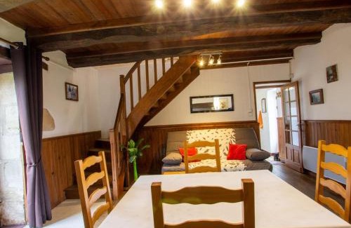 Hautefort House | Maison à Hautefort avec clim, vélos gratuits, animaux admis - FR-1-616-164