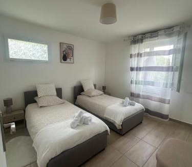 Saint-Thibault Apartment | Maison à la campagne