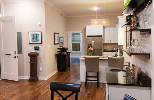 Hot Springs Condo | Maison 226, Louis Armstrong Suite