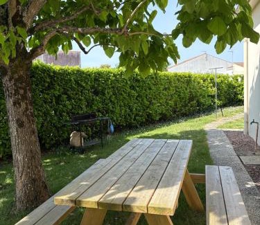 Saint-Michel-en-l'Herm House | Maison 6,8 pers a proximité des plages