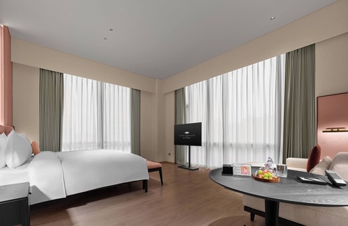 Shizhong District Hotel | Maison Albar Hotels Leshan