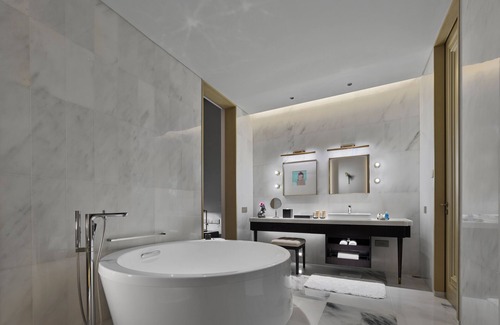 Shizhong District Hotel | Maison Albar Hotels Leshan