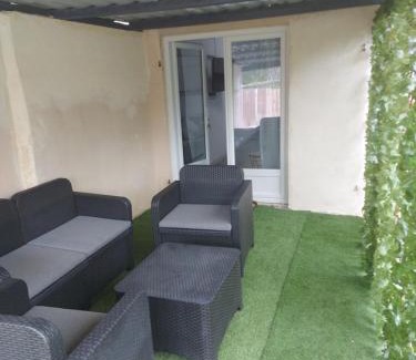 Ecquevilly Apartment | Maison annexe une chambre proche Paris