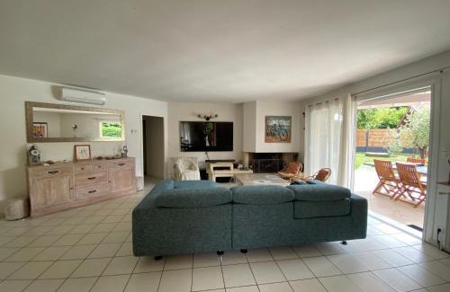 Saint-Aubin-de-Medoc Villa | Maison au calme au bord des bois