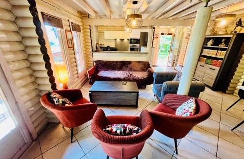 Neuvy House | Maison au calme, parc arboré, 3 chambres